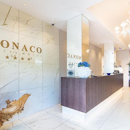 Monaco Suites Hotel Lignano Sabbiadoro Bagian luar foto