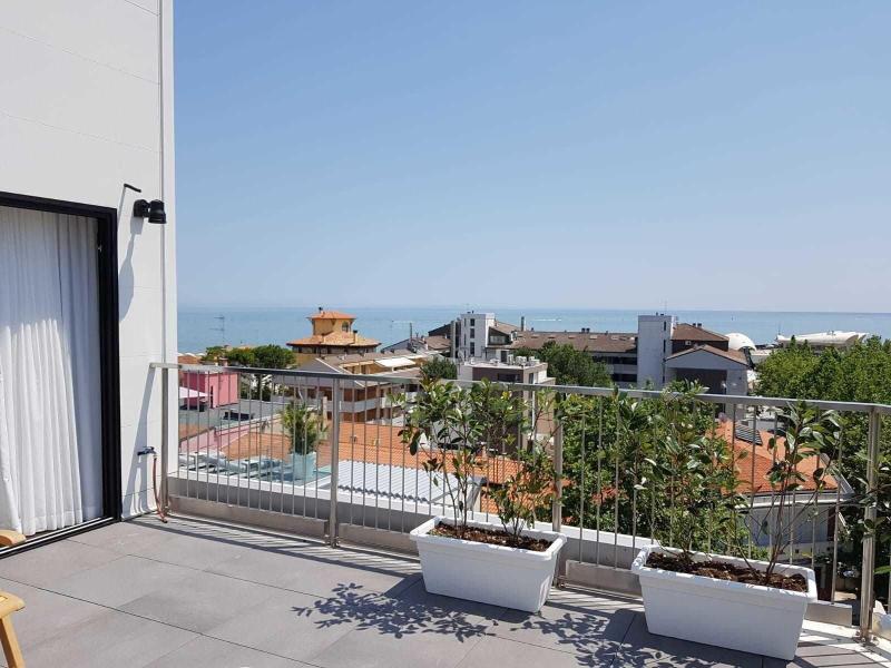 Monaco Suites Hotel Lignano Sabbiadoro Bagian luar foto