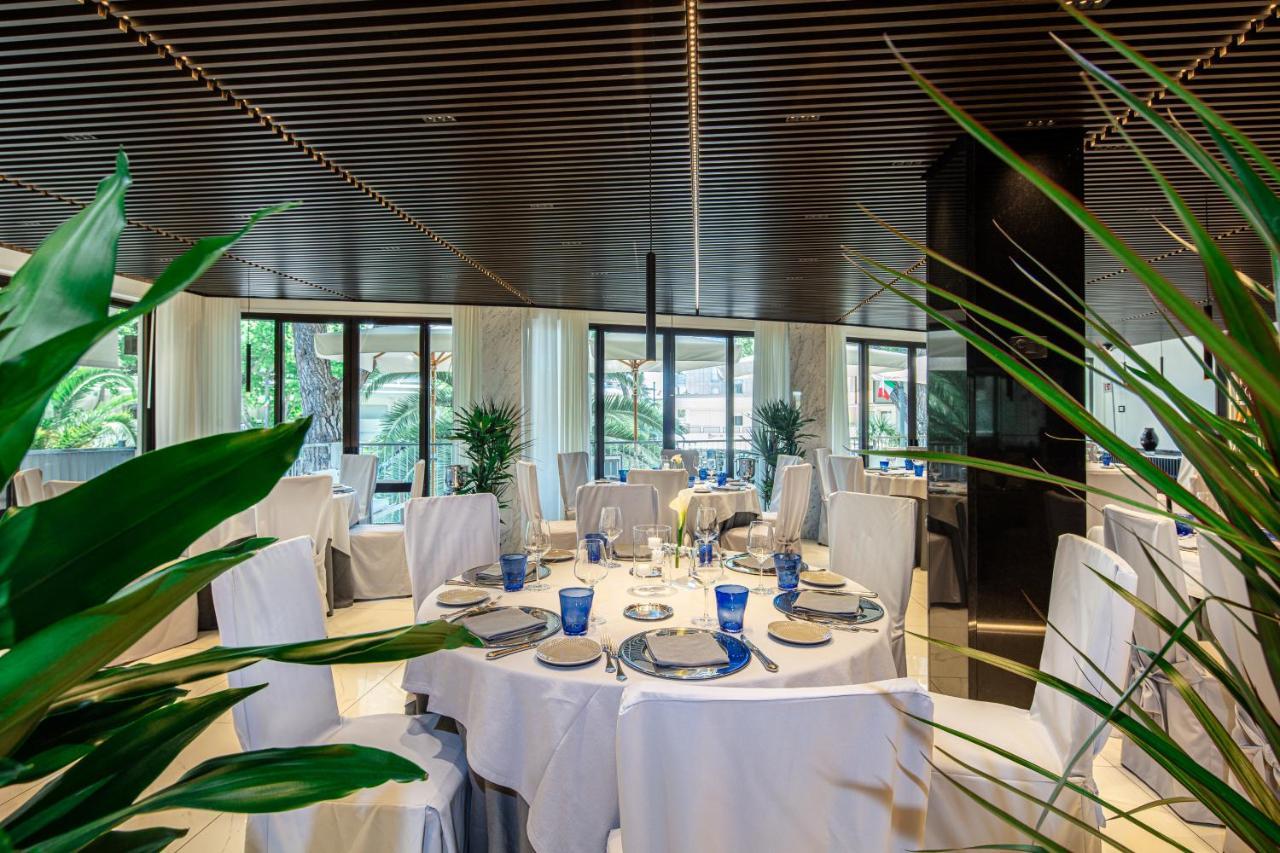 Monaco Suites Hotel Lignano Sabbiadoro Bagian luar foto