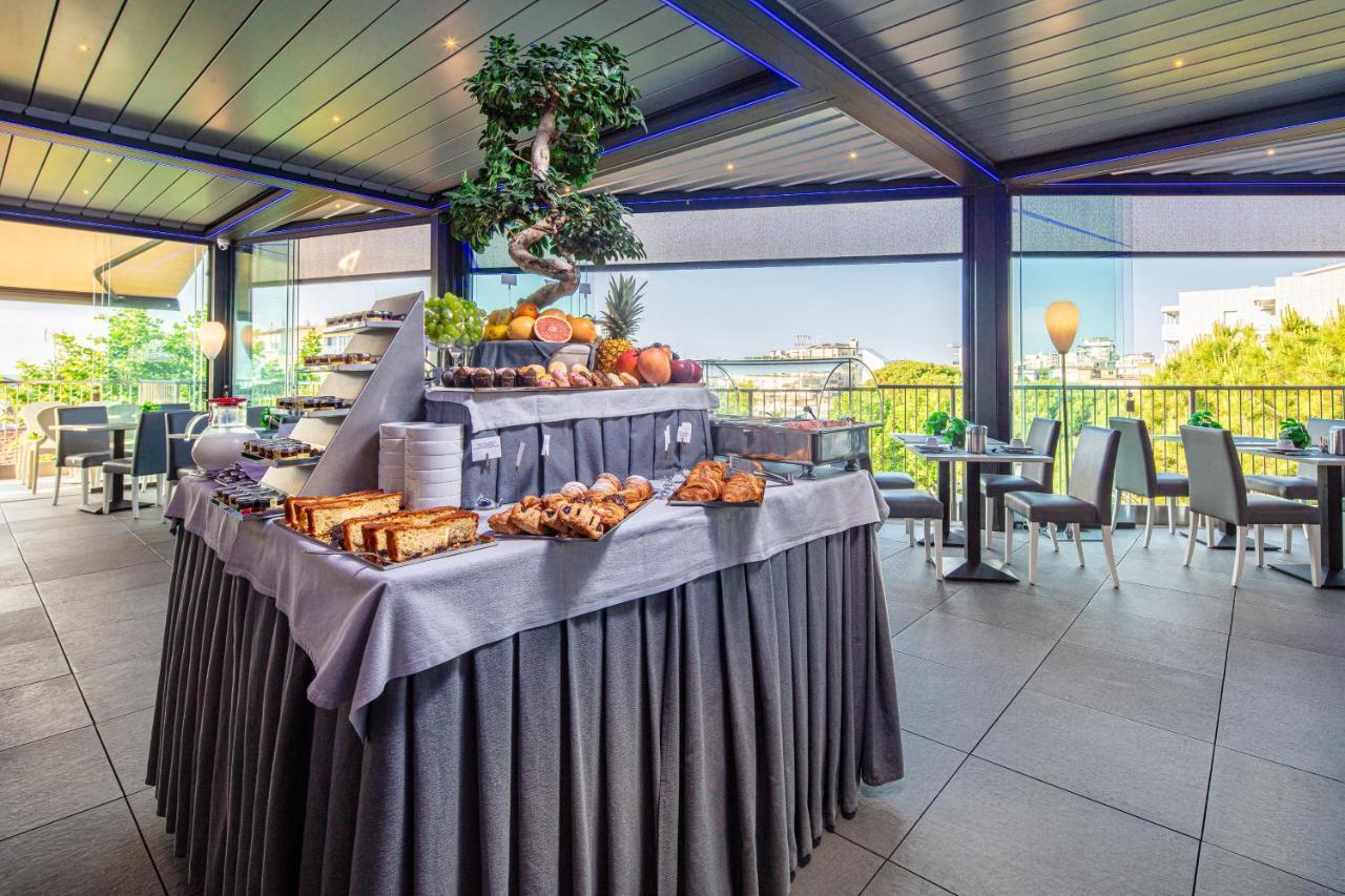 Monaco Suites Hotel Lignano Sabbiadoro Bagian luar foto