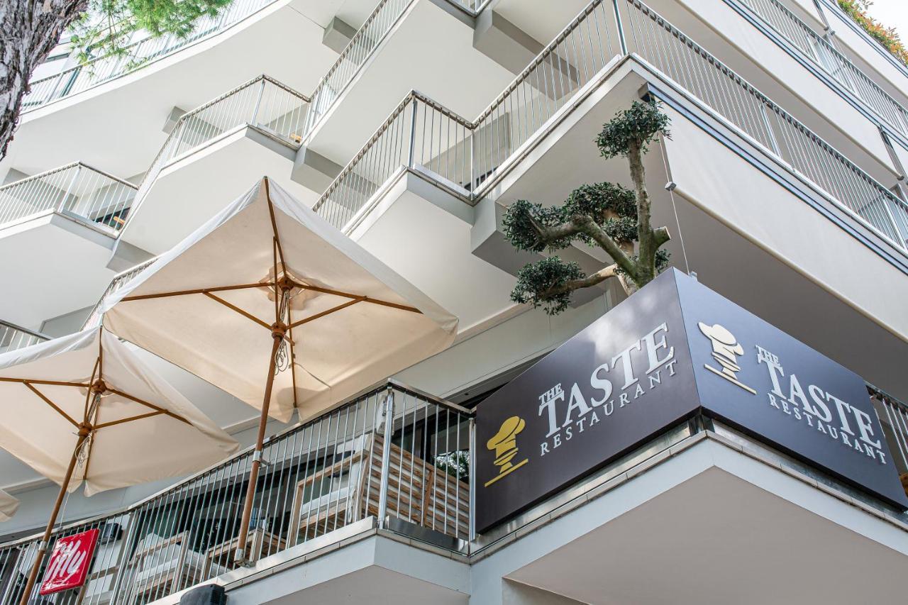 Monaco Suites Hotel Lignano Sabbiadoro Bagian luar foto