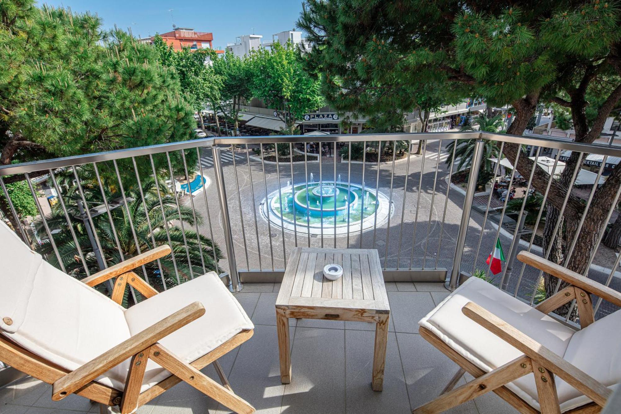 Monaco Suites Hotel Lignano Sabbiadoro Ruang foto